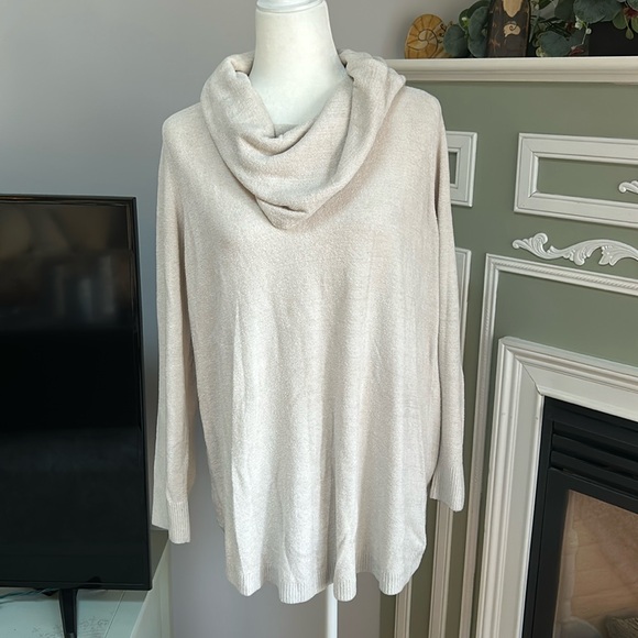 Barefoot Dreams Sweaters - Barefoot Dreams cowl neck sweater